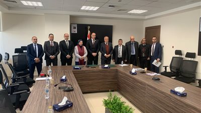 المصرية لنقل الكهرباء ترصد 318 مليون جنيه لدفن كابلات أعلى منطقة سكنية بالقنطرة بالإسماعيلية