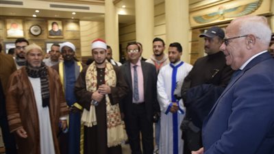 محافظ بورسعيد يصطحب المشاركين بمسابقة بورسعيد الدولية للقرآن في جولة بالمشروعات الصناعية| صور 