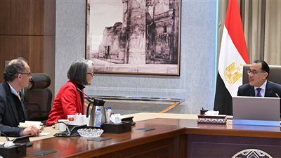 في أول زيارة للشرق الأوسط.. رئيس الوزراء يستقبل رئيسة جمعيات الصليب الأحمر