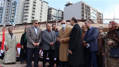 محافظ القليوبية يسلم قوارب صيد لـ 10 صيادين من الأسر الأولى بالرعاية