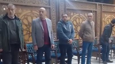 بدء عزاء الكاتب المسرحي علاء عبد العزيز في مسجد الحامدية الشاذلية | بث مباشر