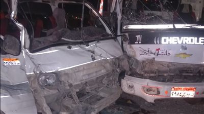 بينهم تلميذ.. ننشر أسماء مصابي حادث تصادم سيارة ميكروباص بأخرى نقل في قنا