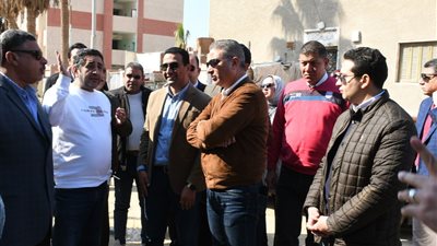محافظ الفيوم يتفقد مشروعات حياة كريمة بقرية قلمشاه