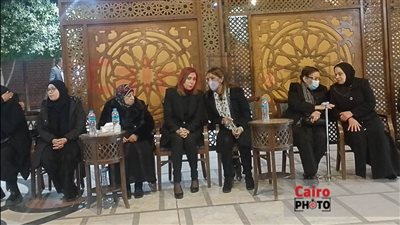 وزيرة الثقافة وأشرف زكي أبرز الحضور في عزاء الكاتب المسرحي علاء عبد العزيز | بث مباشر