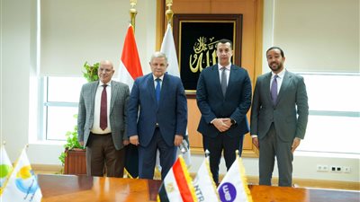 مذكرة تفاهم بين المصرية للاتصالات ومياه الشرب للتوسع في شبكات الألياف الضوئية