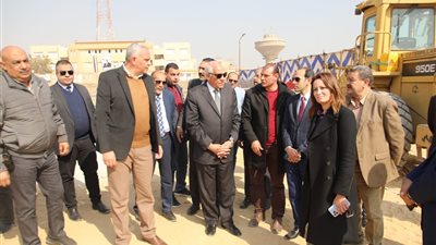 محافظ الجيزة يتفقد موقع إنشاء مركز خدمات مصر بحدائق الأهرام| صور 