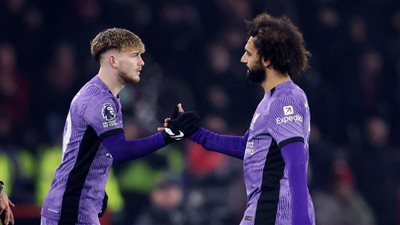 شخصية عالمية داخل الملعب وخارجه.. هارفي إيليوت يتغنى بـ محمد صلاح