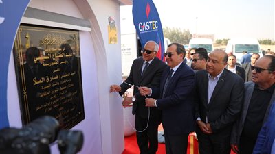 تخدم آلاف السيارات يوميا.. وزير البترول يفتتح محطات غاز وبنزين جديدة بحدائق أكتوبر والهرم