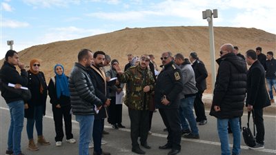 الآثار تتابع آخر مستجدات الاعمال بمشروع تطوير الخدمات بمنطقة أهرامات الجيزة | صور 