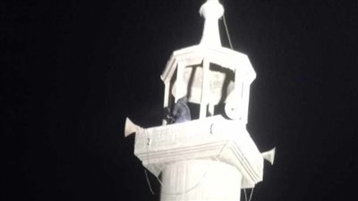 بعد 3 ساعات.. إنقاذ شاب هدد بإنهاء حياته من أعلى مئذنة في قنا