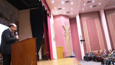 تكريم أسر الشهداء باحتفالية جمعية ضباط الشرطة بأسوان | صور