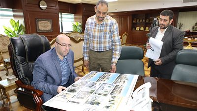 محافظ بني سويف يناقش التصميم الهندسي لمشروع إنشاء مركز لتنمية المهارات بالواسطى 