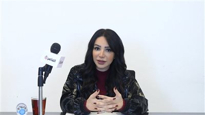 إنجي علاء تنفي هجومها على بيومي فؤاد: انتقدت التعامل مع الفن