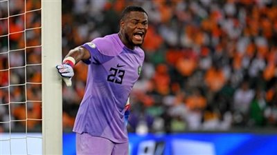 تهديدات لحارس نيجيريا بعدم العودة إلى فريقه في جنوب إفريقيا