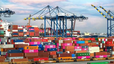 شعبة‏ النقل الدولي: الموانئ ‏الرئيسية في جميع أنحاء العالم تشهد ازدحامًا كبيرًا