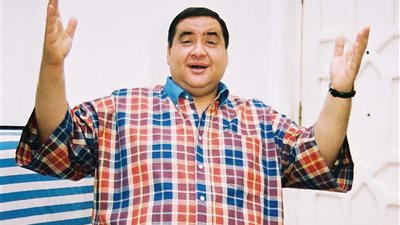 في ذكرى ميلاد علاء ولي الدين: نجم الكوميديا الذي رحل مبكرًا.. وعمرو دياب: كان قريب من ربنا