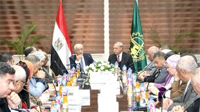 وزير التعليم يشدد على تفعيل الغياب الإلكتروني وانتظام حضور المعلمين