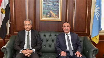 وزير العمل يسلم 110 عقود عمل لذوي الهمم بالإسكندرية