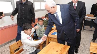 وزير التعليم يتابع انتظام سير العملية التعليمية بمدارس القليوبية