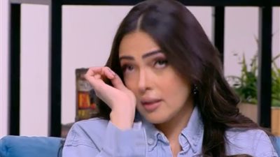 وئام مجدي تبكي على الهواء لهذا السبب