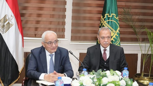 وزير التعليم ومحافظ