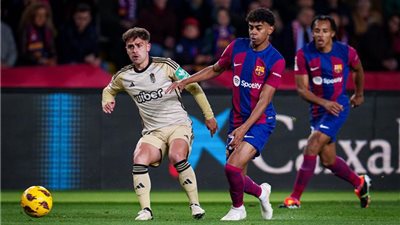 ليلة تألق لامين يامال.. برشلونة يسقط في فخ التعادل مع غرناطة بالدوري 