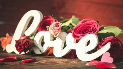 أجمل الرسائل والهدايا في عيد الحب 2024.. أنت حبي الأول والأخير