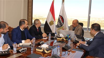 وزير قطاع الأعمال يبحث مع جوشي الصينية التعاون لتعظيم العوائد الاقتصادية لخام الكاولين