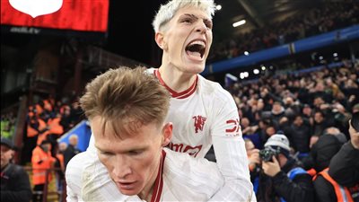 مانشستر يونايتد يحقق فوزا صعبا على أستون فيلا بالدوري الإنجليزي