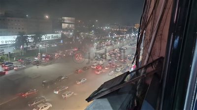 شلل مروري بطريق صلاح سالم بعد اشتعال النيران في سيارة ملاكي