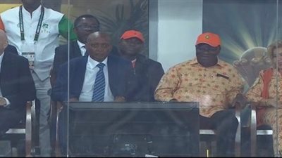 رئيس الاتحاد الألماني لكرة القدم يثير استياء مسئولي كاف خلال نهائي أمم إفريقيا