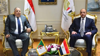 وزير الطيران المدني يبحث مع السفير الجزائري سبل التعاون المشترك