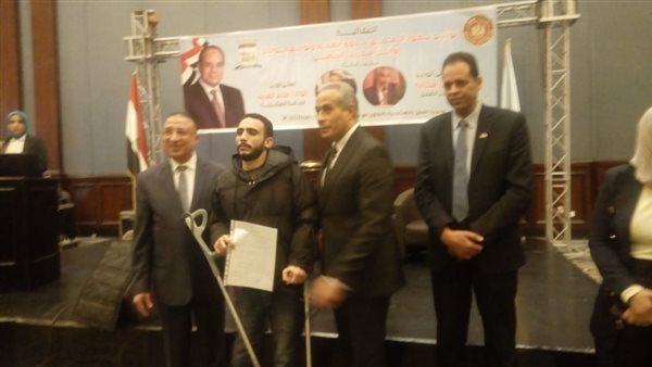 وزير العمل أثناء