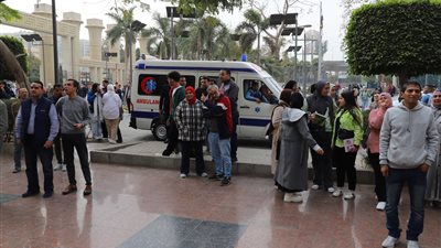 لمواجهة الكوارث.. جامعة عين شمس تجري تجربة إخلاء ناجحة في 7 دقائق