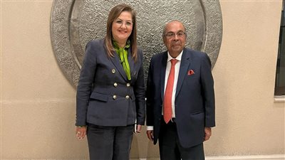 صندوق مصر السيادي يبحث مع هندوجا الهندية إقامة مصنع بطاقة إنتاجية 6000 سيارة كهربائية