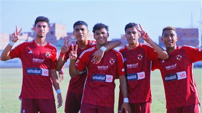 تشكيل الأهلي لمواجهة الزمالك في قمة دوري 2005 