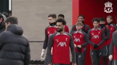 بعد التعافي من الإصابة.. محمد صلاح يعود لتدريبات ليفربول الجماعية| فيديو