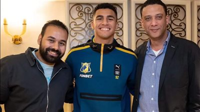 وكيل إياد العسقلاني يعرضه على الأهلي لخلافة محمد عبد المنعم | خاص