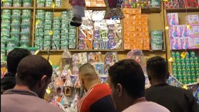 شوادر فوانيس رمضان بالأقصر تتزين بعلم فلسطين.. وإقبال على شراء الدباديب بالمنيا في الفلانتين |بث مباشر 