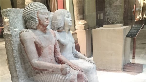  تمثال عائلي من عصر