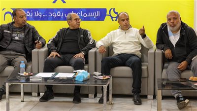 محسن عبد المسيح يجتمع بقطاع البراعم في الإسماعيلي