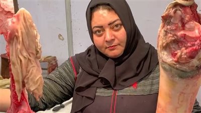 إلهام فتاة تعمل في الجزارة بالإسماعيلية: ورثت المهنة عن والدي.. وببيع بأسعار مخفضة تخفيفا عن المواطنين| بث مباشر