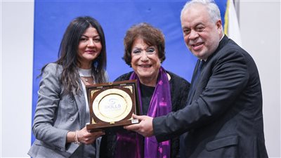 تكريم سميحة أيوب وأشرف زكي من مدارس skills الدولية | صور