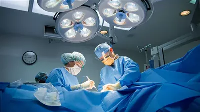 رغم التشغيل الجزئي.. مستشفى طما المركزي بسوهاج تجري لأول مرة عملية إصلاح فتق سري كبير