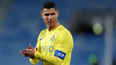 حركة غير أخلاقية من رونالدو تجاه جماهير نادي الشباب | صورة