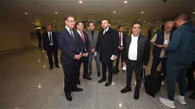 مستشار السفارة المصرية بالجزائر يكشف كواليس وصول بعثة الأهلي قبل مواجهة بلوزداد