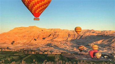 إلغاء رحلات البالون الطائر في الأقصر بسبب شدة الرياح | بث مباشر