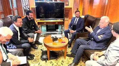 لتنفيذ مشروعات خضراء.. محافظ جنوب سيناء يلتقي ممثلي شركة إنترو للطاقة الشمسية