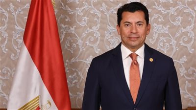 وزير الرياضة يتواصل مع إبراهيم شيكا لاعب الزمالك المصاب بالسرطان 