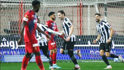 بمشاركة طارق حامد.. ضمك يخسر أمام الشباب في الدوري السعودي